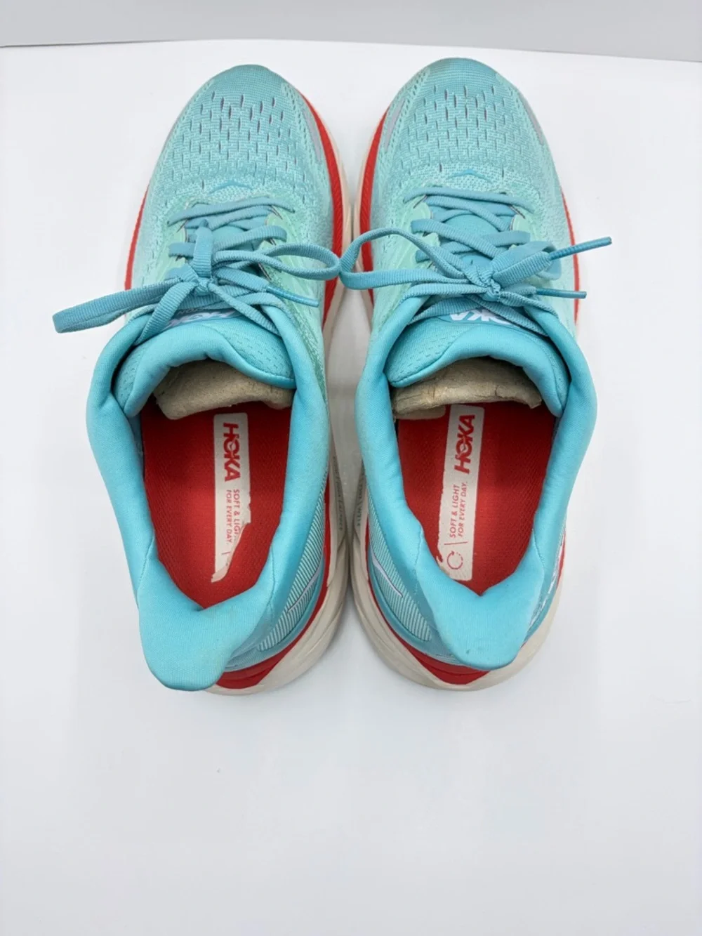 Hoka please wear teal
